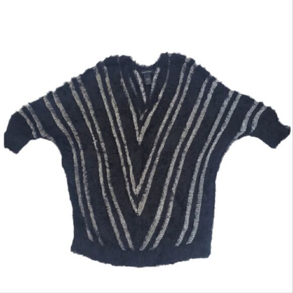 Ashley Stewart's Black Silver Metallic Eyelash Batwing Sweater Size 14/16 - Picture 1 of 17